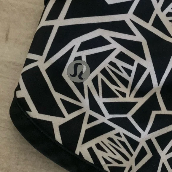 Lululemon Speed Shorts - Picture 10 of 10